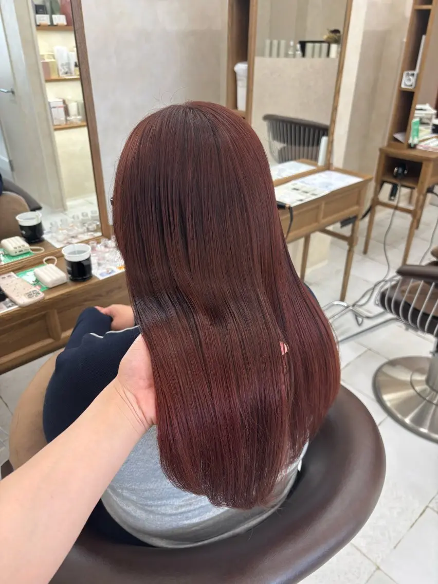 ロング カラー ボルドーカラー 髪質改善 トリートメント ヘアカラー トリートメント ブリーチなしカラー/ 暖色カラー/艶カラーのヘアスタイル