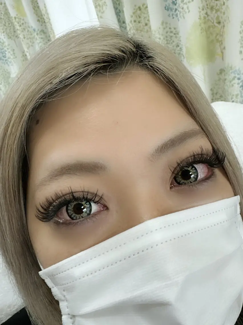 マツエク・マツパ ゴージャス ボリュームラッシュ 伊藤名紬 マツエク専門のマツエク・マツパデザイン