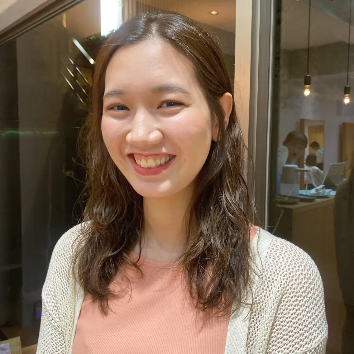 ミディアム カラー ヘアカラー トリートメント 大人可愛い♡コテ巻き パーマ🌼杉田 萌恵のヘアスタイル