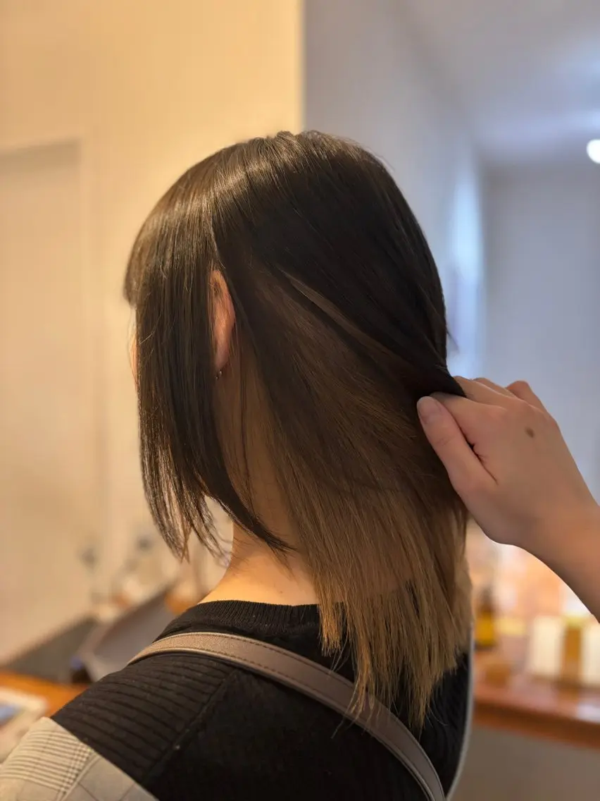 ミディアム カラー ベージュカラー インナーカラー ヤマノウチ アヤカのヘアスタイル