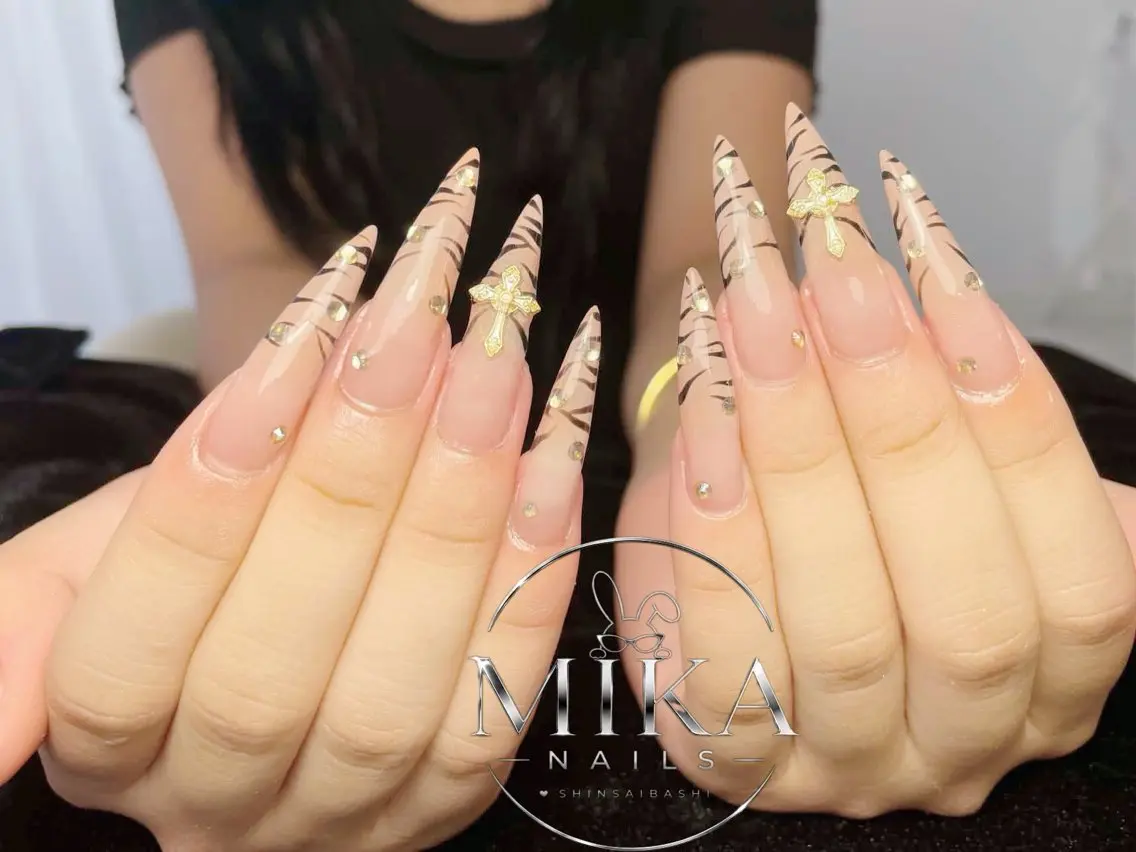 ネイル アートネイル チークネイル ドット フットネイル フレンチネイル ハンドネイル フットネイル 🌱Rina🎀 Mikaのネイルデザイン