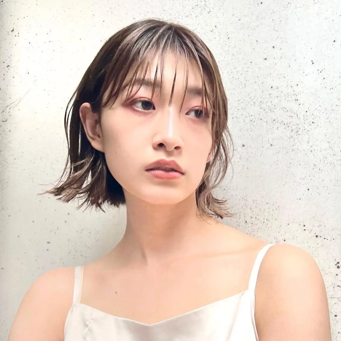 ミディアム カラー ベージュカラー 透明感カラー グレージュ ボブ カット ヘアカラー トリートメント レイヤー専門家 ダブルカラー修のヘアスタイル