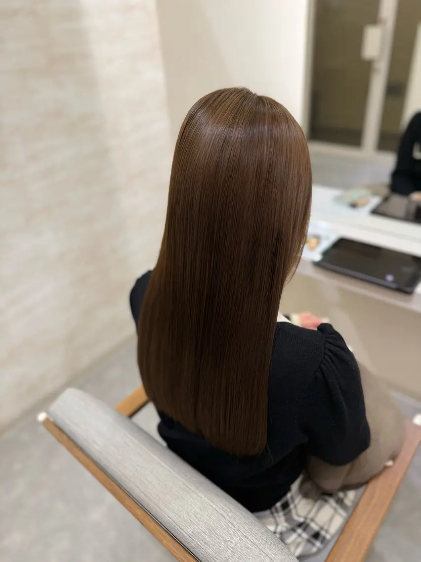 ロング アッシュ ヘアカラー トリートメント 髪質改善&艶感カラー 🪄岡井美結のヘアスタイル