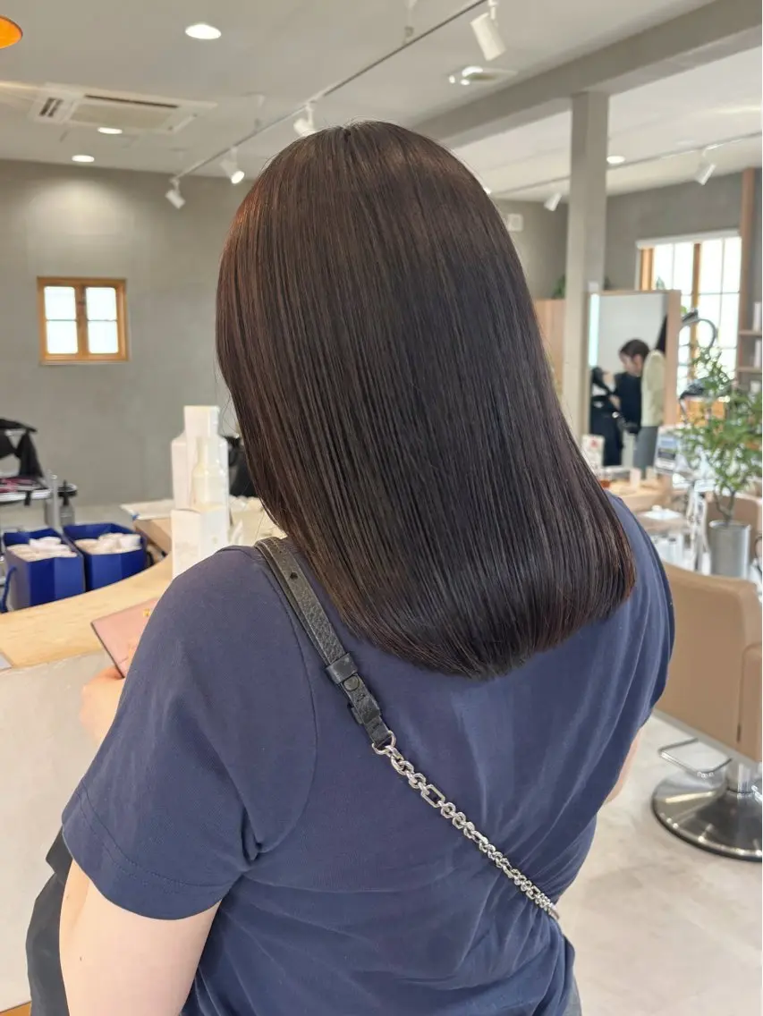 セミロング カラー グレージュ オリーブグレージュ オリーブグレー カット ヘアカラー トリートメント 真弓 理沙/艶カラーのヘアスタイル