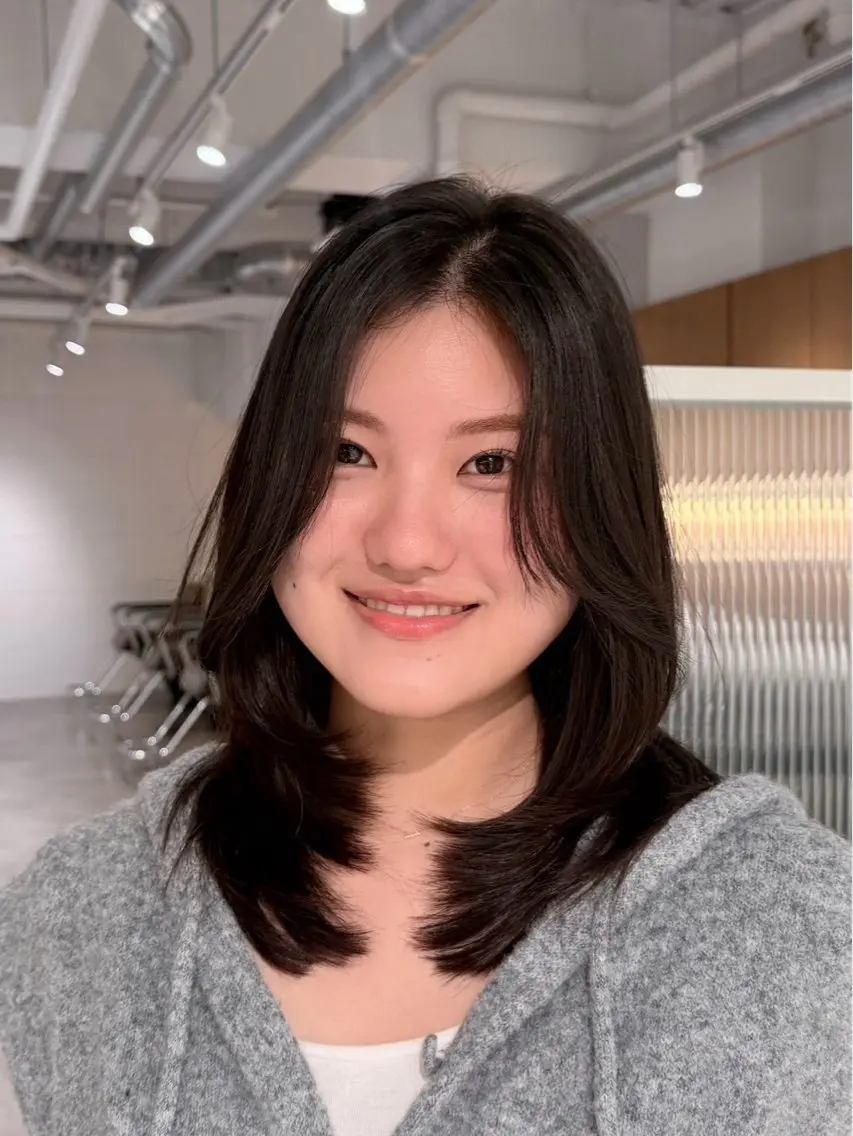 セミロング レイヤーカット カット 🐰カットモデル募集 🐰大場杏里🐰のヘアスタイル
