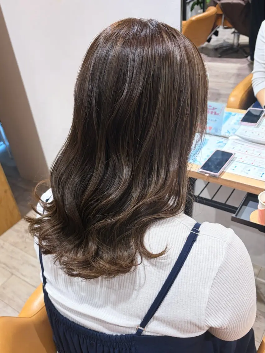 カラー アッシュ ハイライトカラー ヘアカラー カラーモデル募集 🐣ありさ🐣のヘアスタイル