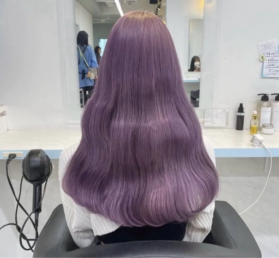 セミロング カラー ヘアアレンジ 🫧モテる💗ダメー ジレスハイトーン🫧のヘアスタイル