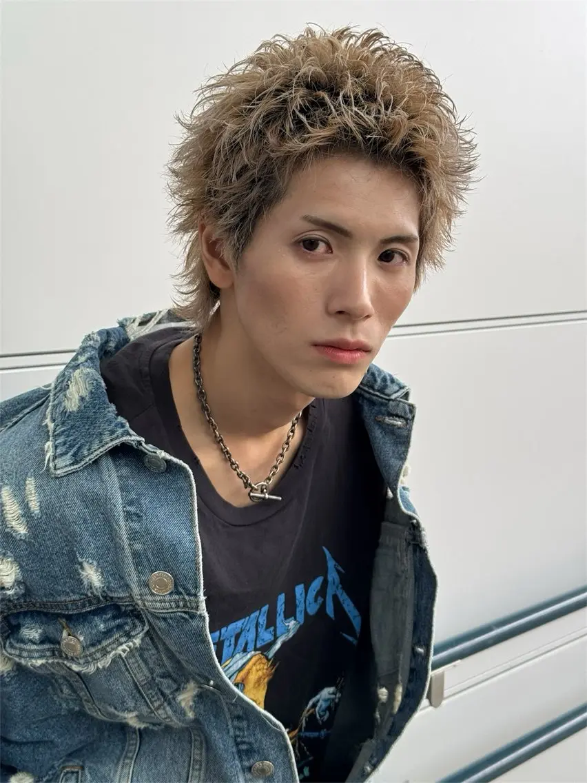 カラー メンズ スパイキーショート カット ヘアカラー メンズ特化美容師 若林陸のヘアスタイル