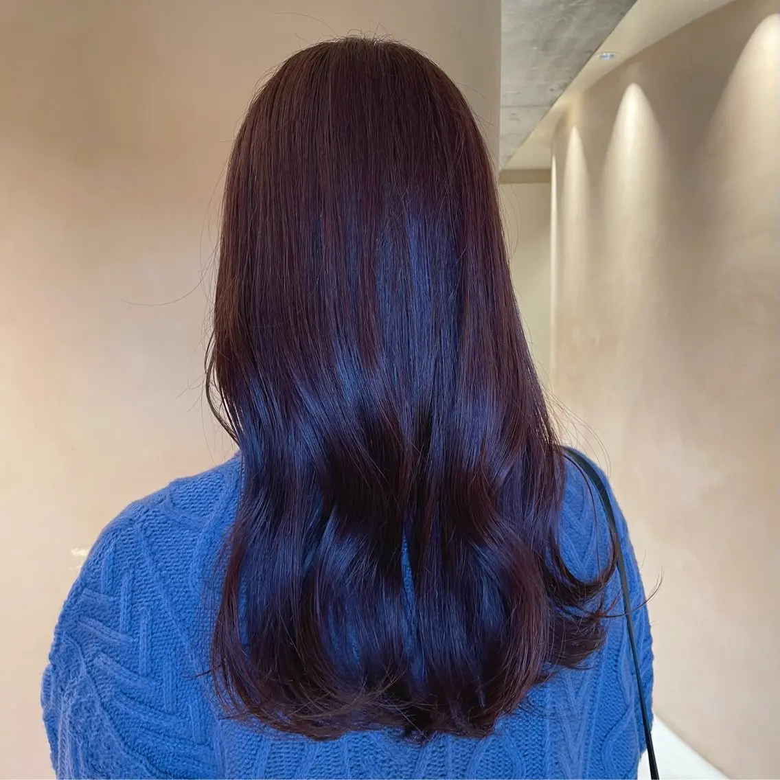 セミロング カラー 山本 真綺のヘアスタイル