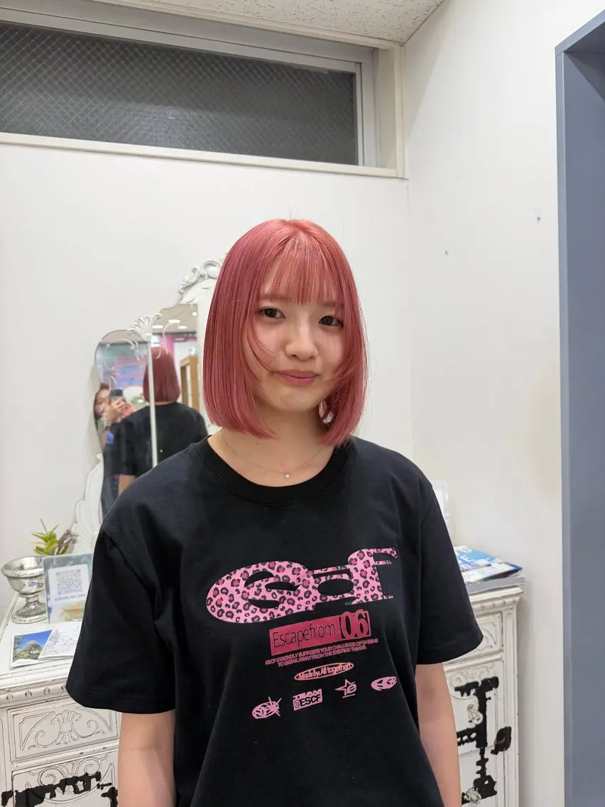 ショート カラー ベージュカラー ブリーチ ピンクカラー ピンクベージュ ヘアカラー スギヤマチヒロ /パーマ/ショートのヘアスタイル