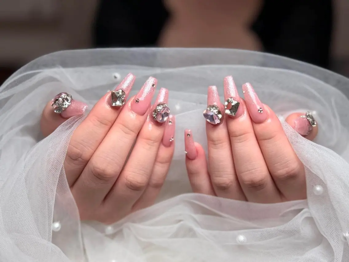 ネイル アートネイル 長さ出し ジェルネイル 韓国ネイル マグネットネイル ハンドネイル Cloudy Chan Nailのネイルデザイン