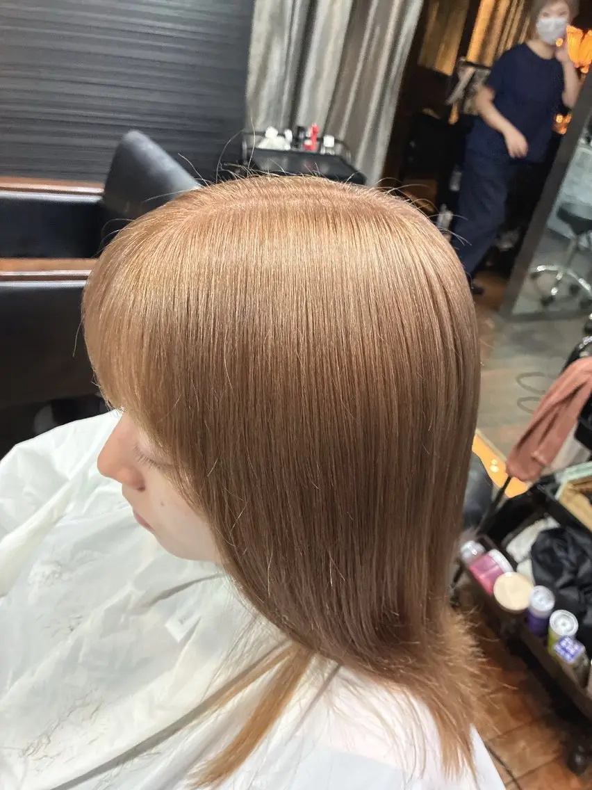ミディアム カラー ベージュカラー ブリーチ カット ヘアカラー トリートメント 山本 雅由のヘアスタイル