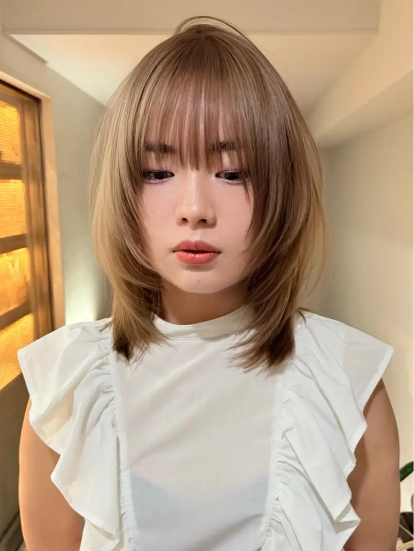 ミディアム カラー ミディアムレイヤー ベージュカラー ブリーチ ハイトーンカラー ミルクティーベージュ ヘアカラー トリートメント 失敗しないハイトーン ✨ミルクティー/ミワのヘアスタイル
