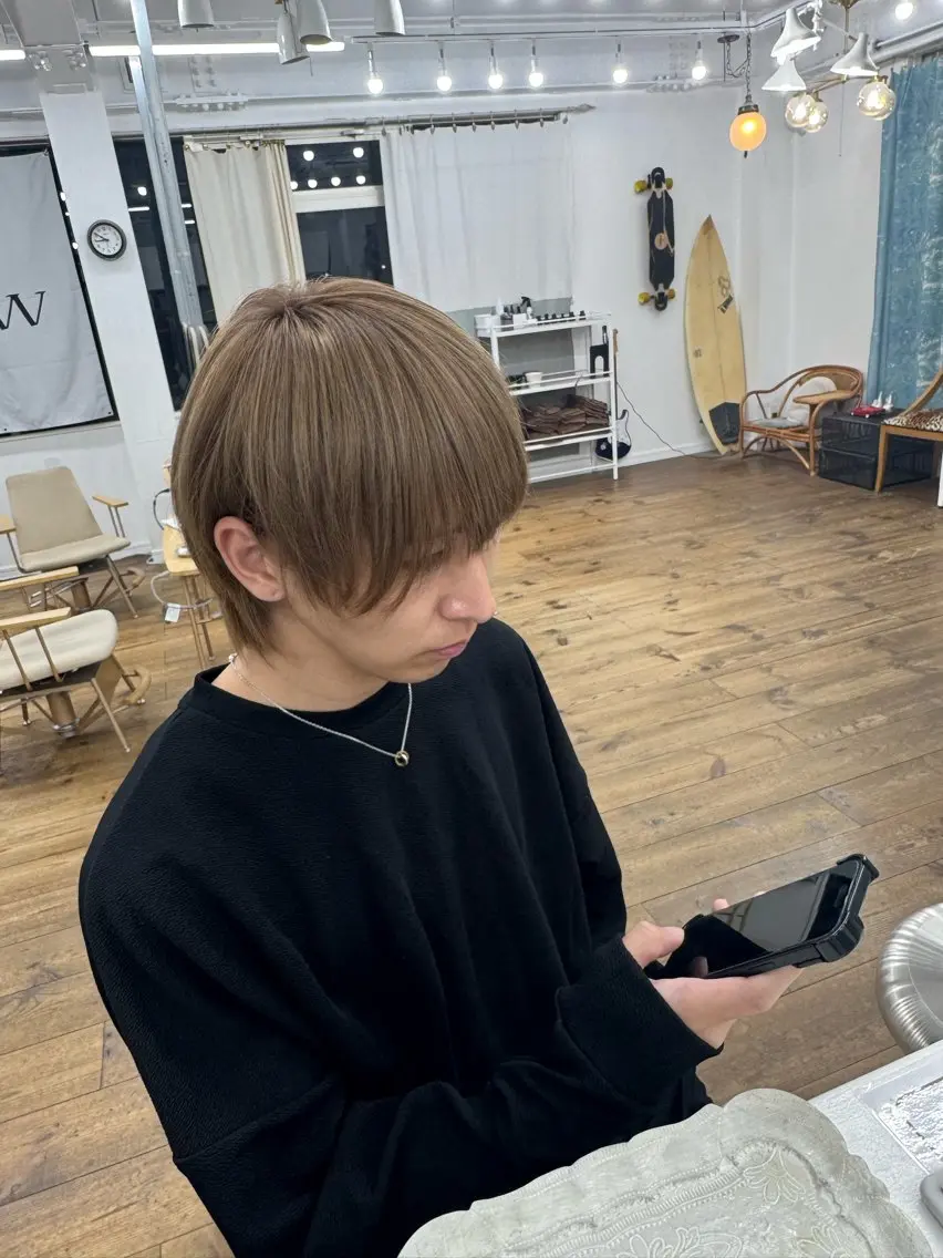 ミディアム カラー メンズ ベージュカラー ミルクティーベージュ メンズ特化サロン ユウヘイのヘアスタイル