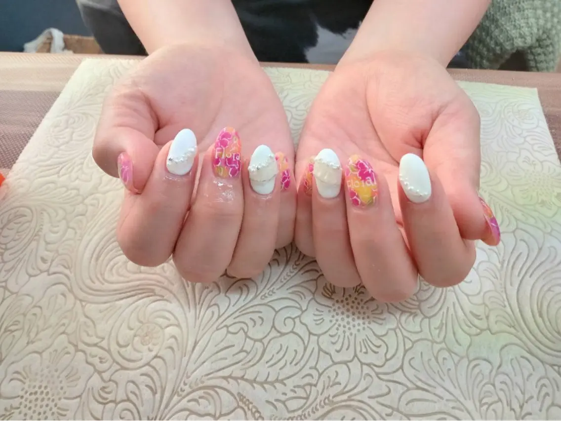 ネイル フラワーネイル precious nail roomのネイルデザイン
