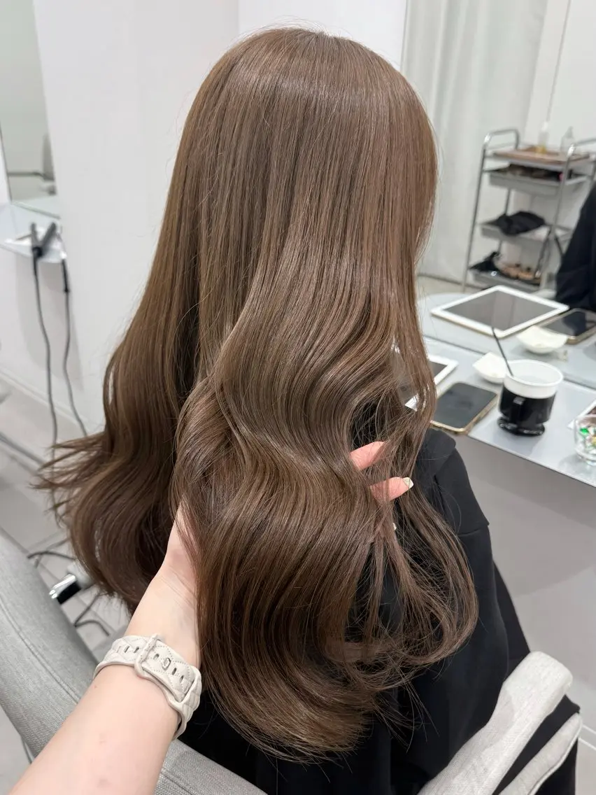 ロング カラー ベージュカラー 澤 佑華 🎀 透明感カラーのヘアスタイル
