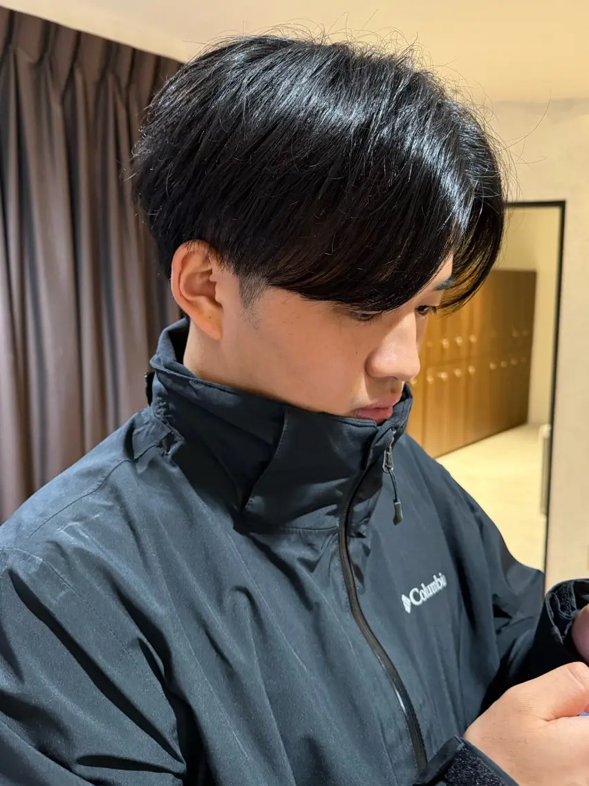 ショート メンズ センターパート メンズ韓国風 マッシュ メンズパーマ 刈り上げ カット メンズパーマ特化/ シャドウ/波巻/陸翔のヘアスタイル