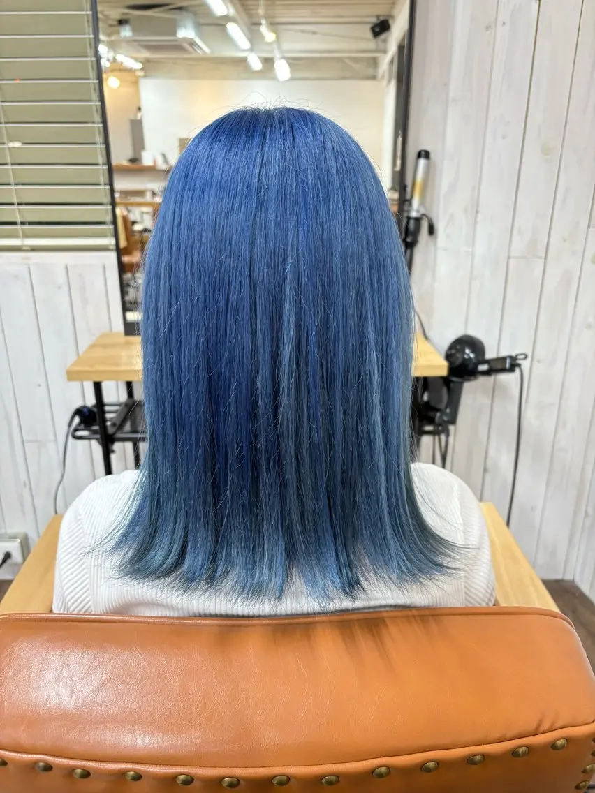 ミディアム カラー ブルーカラー 関口 真琴のヘアスタイル