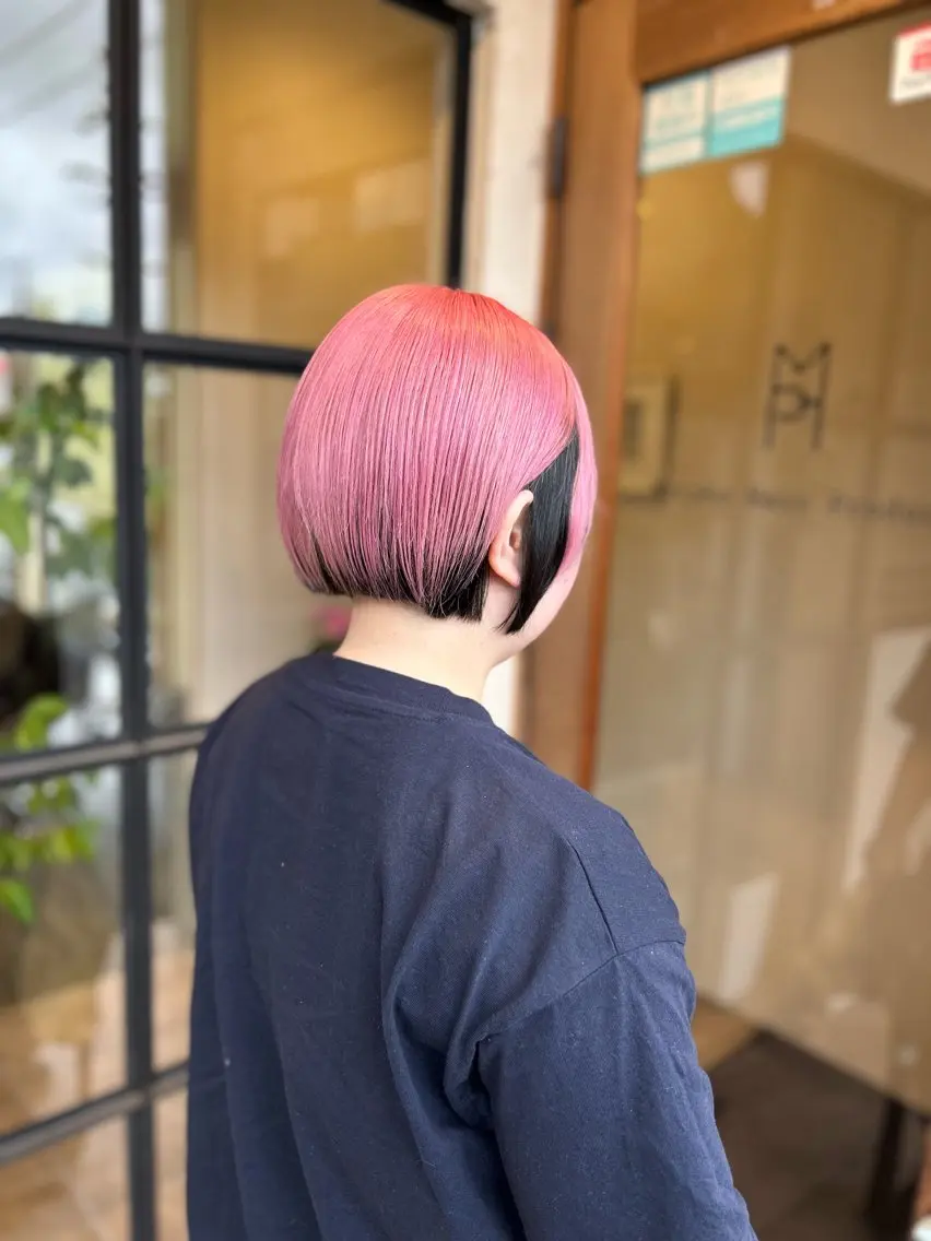 ショート カラー ショートボブ ブリーチ ピンクカラー ボブ レイヤーカット カット ヘアカラー 井上 花音のヘアスタイル