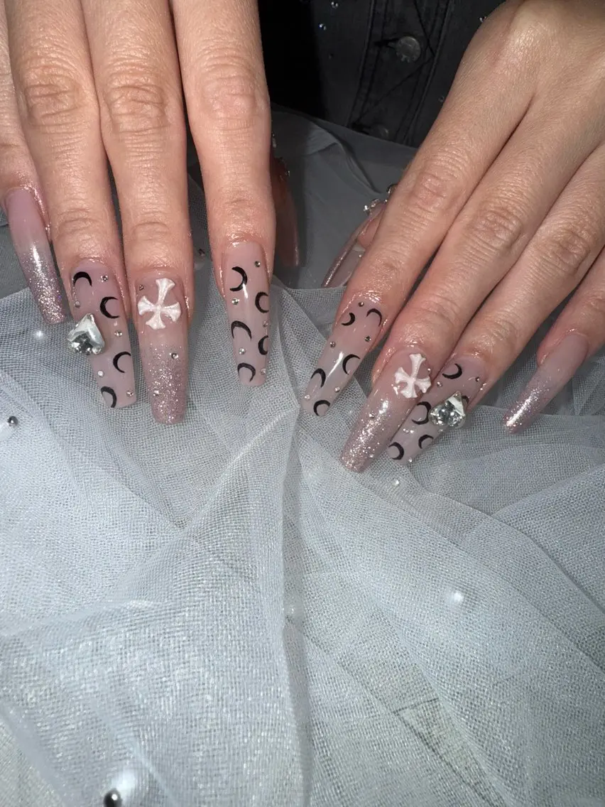 ネイル 持ち込み ハンドネイル Raviliss ♡のネイルデザイン