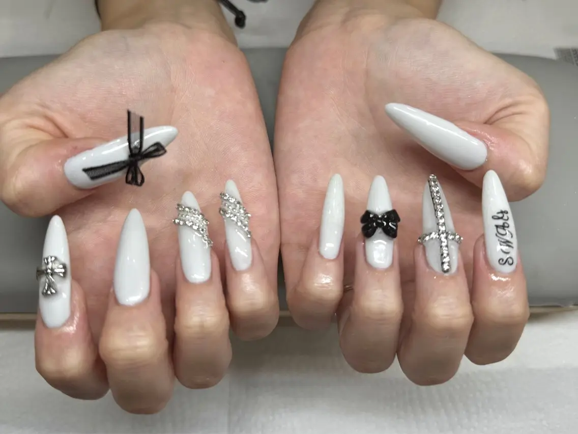 ネイル フットネイル フレンチネイル ジェルネイル ガラスフレンチ 韓国ネイル The Nail & Eye Lashの眉毛・アイブロウイメージ