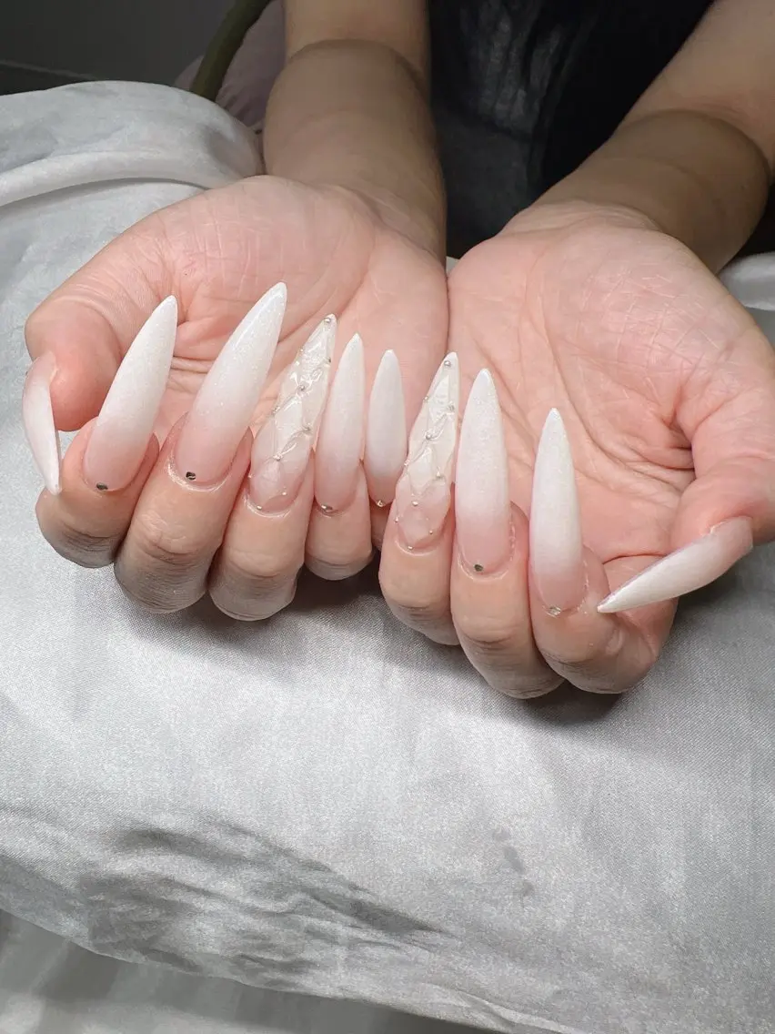 ネイル 長さ出し グラデーション キラキラネイル マグネットネイル ニュアンスネイル Lee Nails チップ長さだし専門店のネイルデザイン