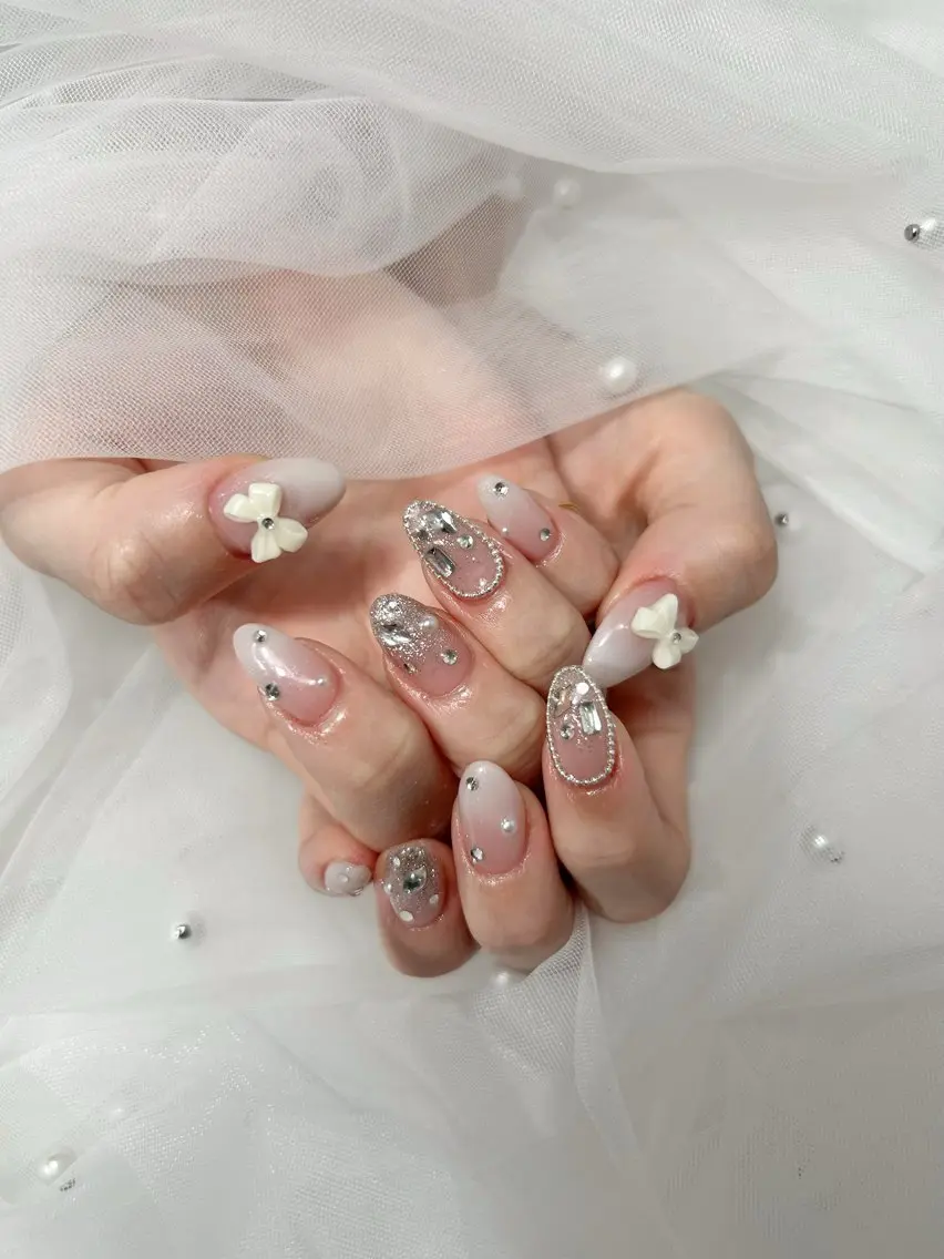 ネイル アートネイル 桜ネイル フレンチネイル ガラスフレンチ グラデーション 🌈 Laule'aのネイルデザイン