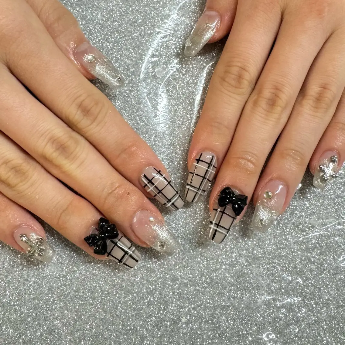 ネイル ハンドネイル VIERU 🌈🎀💖のネイルデザイン