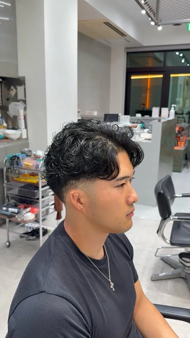 ショート パーマ メンズ フェードカット メンズパーマ カット パーマ fifth 村田 悠輔のヘアスタイル
