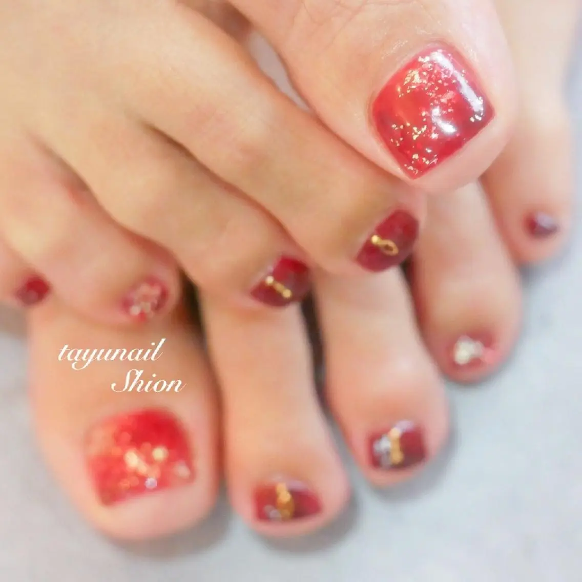 ネイル ブルー フットネイル ジェルネイル ゴールド パラジェル ネイルサロン 【たゆnail】のネイルデザイン