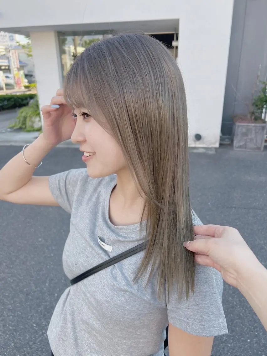 ロング カラー ベージュカラー ROZAgerme 落海一花🦋のヘアスタイル