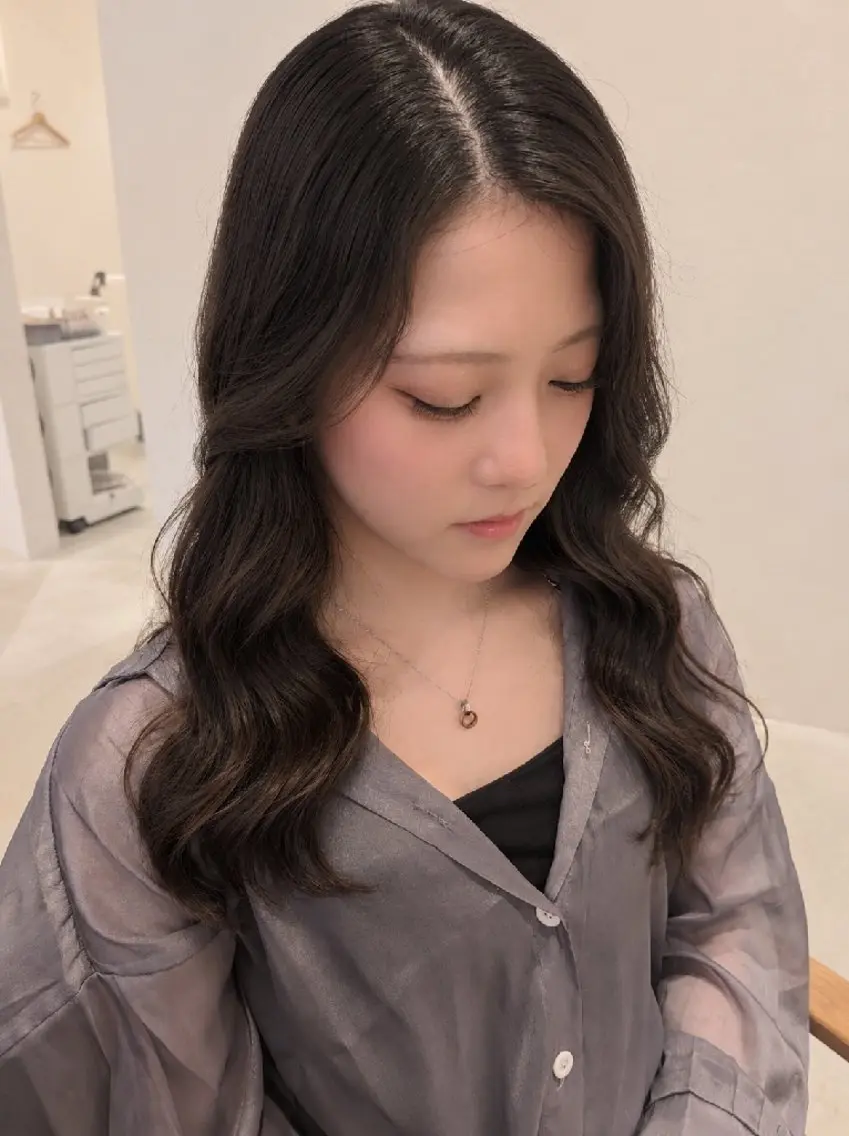 セミロング 古屋 美春のヘアスタイル