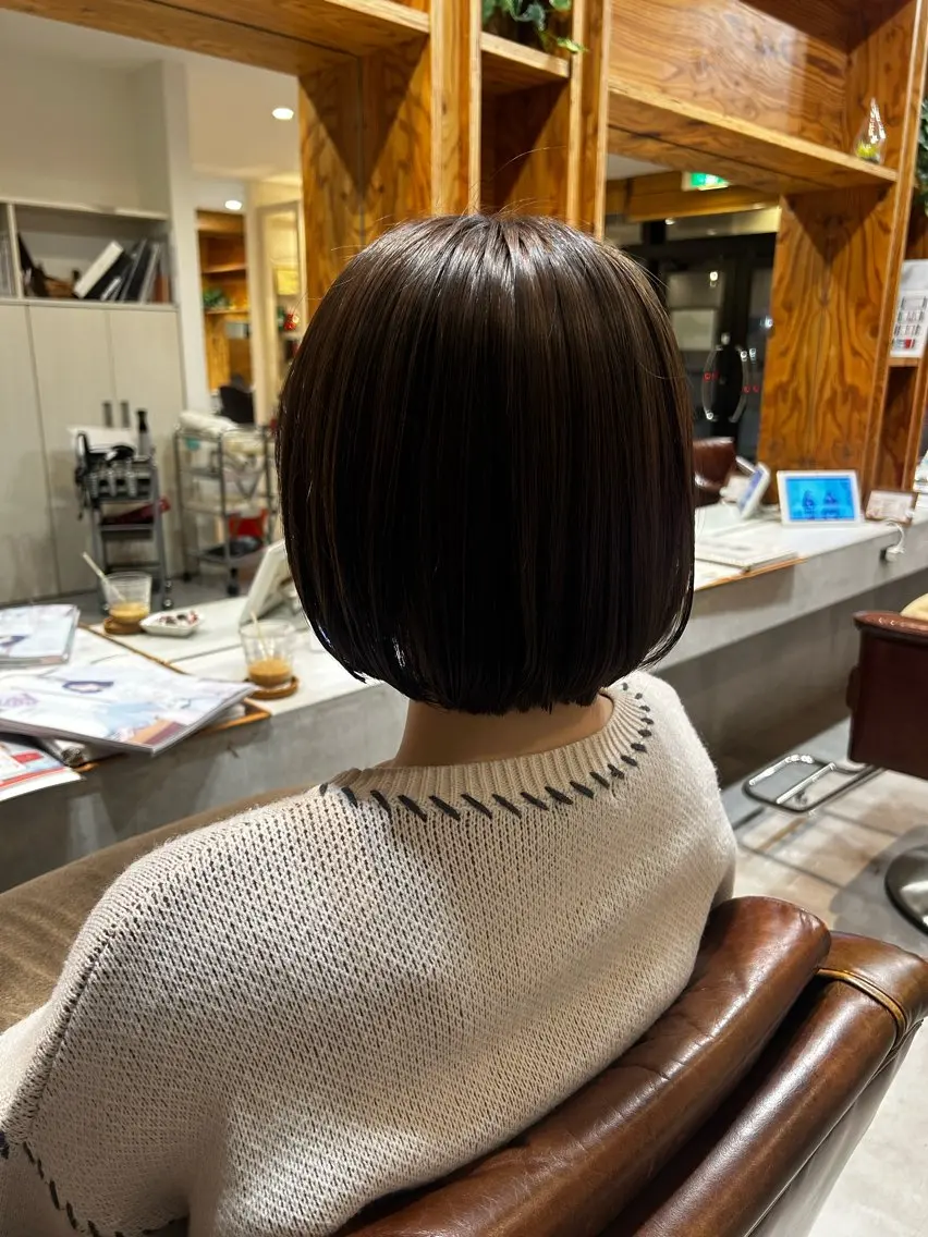 ショート カラー グレージュ ボブ adorable 樋口円のヘアスタイル