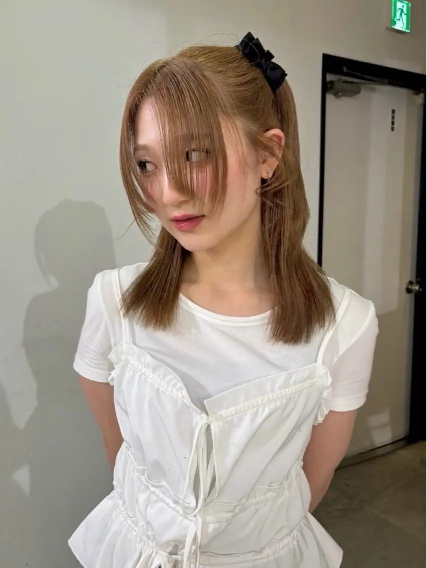 セミロング カラー ベージュカラー ブリーチ ヘーゼル ブリーチなしカラー ヘアカラー ユナ ボブカット /ベージュのヘアスタイル