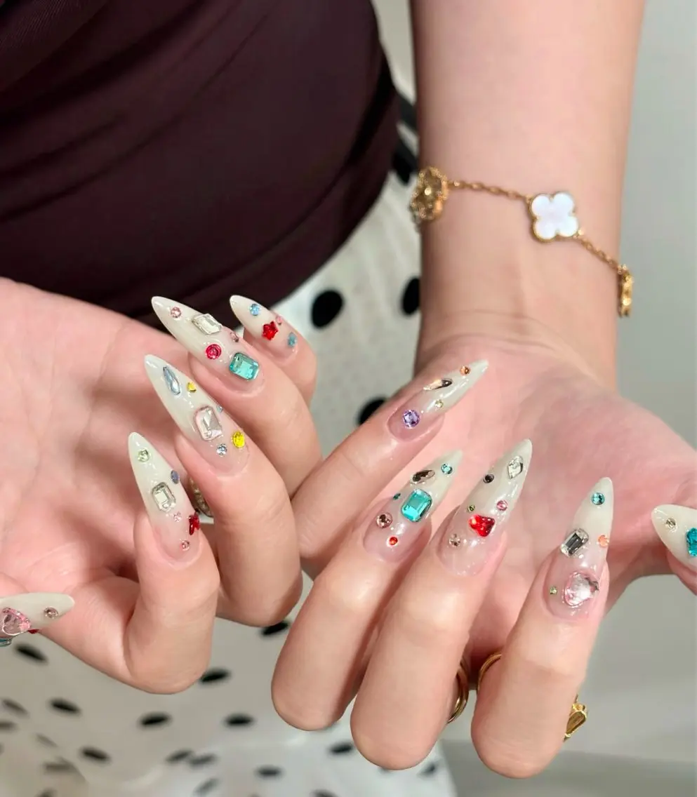 ネイル フレンチネイル ジェルネイル マグネットネイル 持ち込み ニュアンスネイル ハンドネイル Nami nailのネイルデザイン