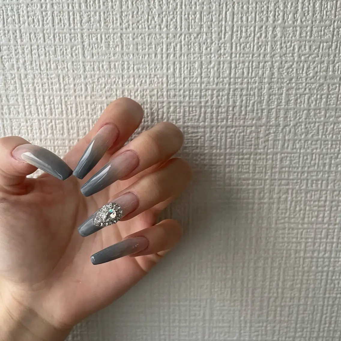 ネイル グラデーション キラキラネイル ストーンネイル Nailstudio Hulmのネイルデザイン