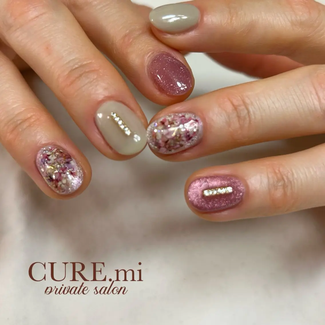ネイル フラワーネイル キラキラネイル マグネットネイル ニュアンスネイル ハンドネイル ハンドケア 伊藤 美香のその他イメージ