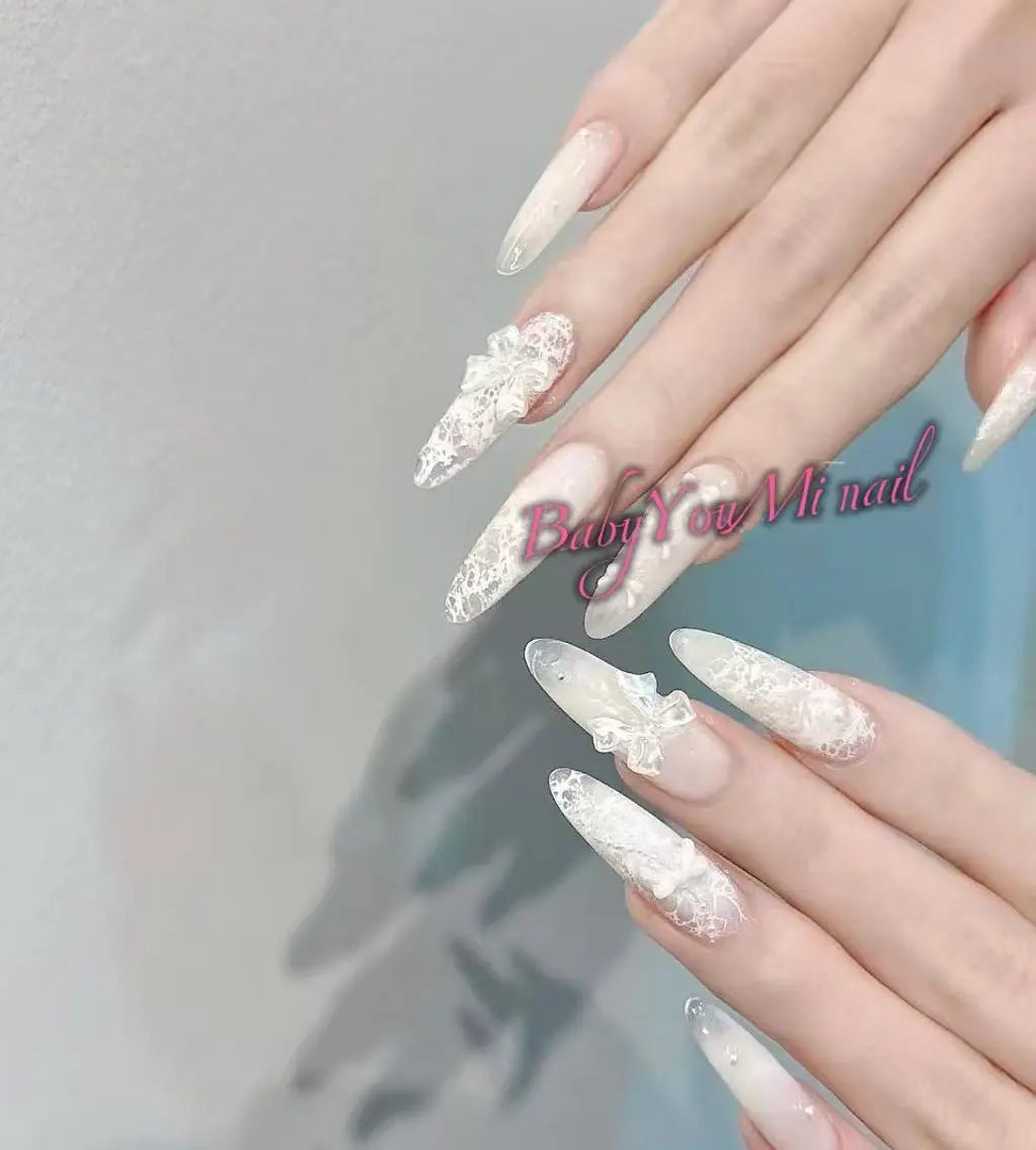 ネイル オーロラネイル フラワーネイル フットネイル フレンチネイル ジェルネイル ハンドネイル BabyYouMi nailのネイルデザイン