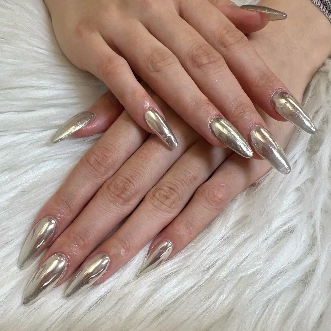 ネイル ミラーネイル シルバー ハンドネイル NAIL P-BOX .HACHIのネイルデザイン
