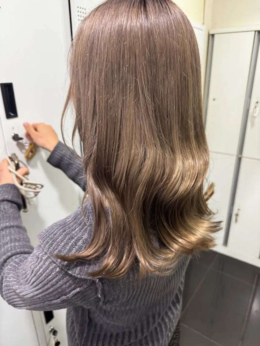 セミロング ヘアカラー ダブルカラーベージュ カラー/tuburaのヘアスタイル