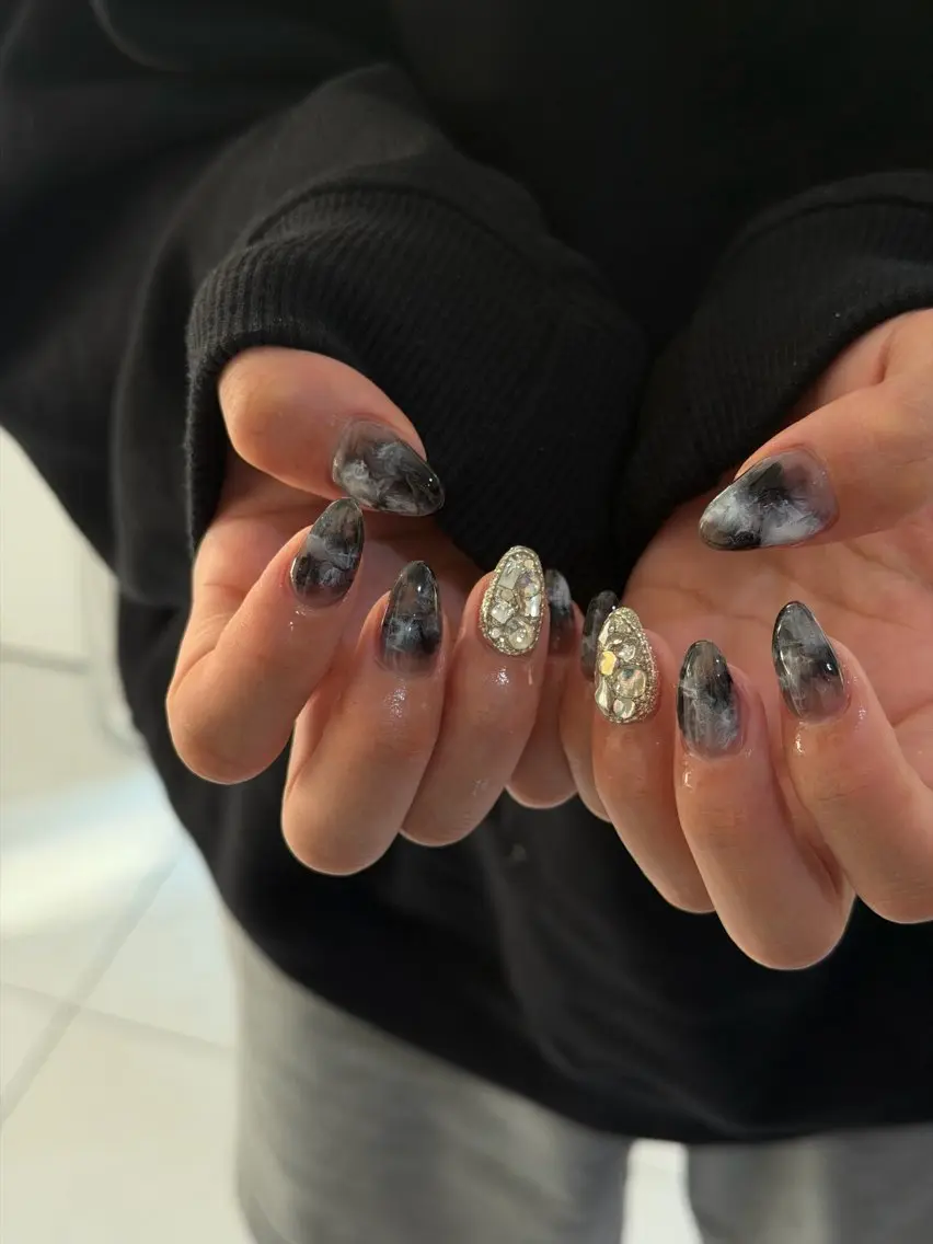 ネイル キラキラネイル 大理石ネイル(マーブル) ニュアンスネイル ハンドネイル ハンドケア Charme. NOBUKOのネイルデザイン