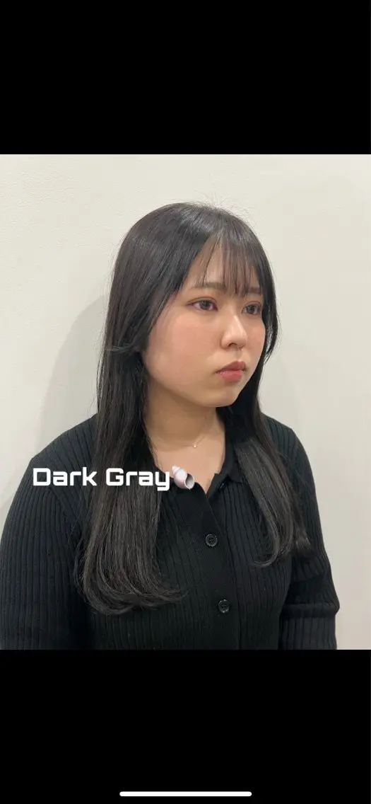 ロング オグニ ヒマリのヘアスタイル