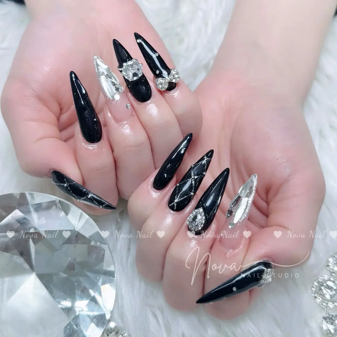 ネイル アートネイル ジェルネイル キラキラネイル 韓国ネイル ロングネイル ハンドネイル ハンドケア Nova Nailのネイルデザイン