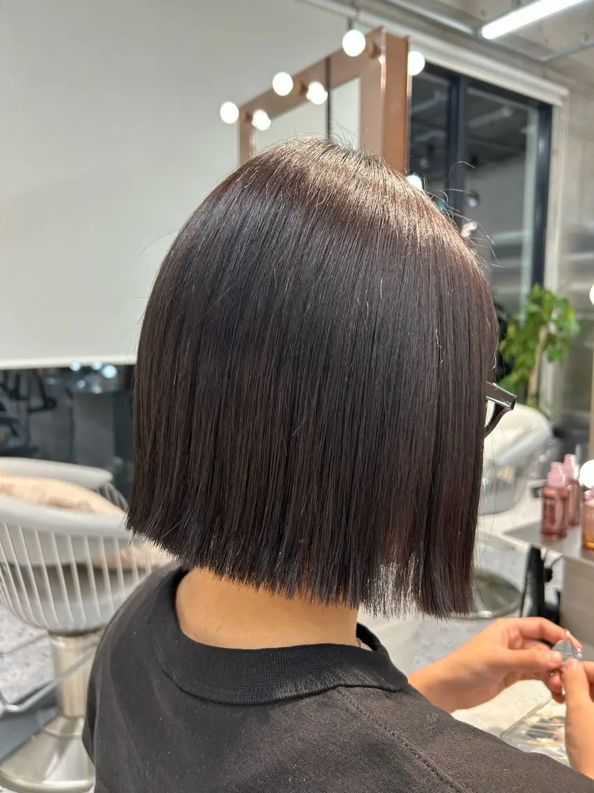 ミディアム 切りっぱなしボブ ボブレイヤー アッシュ アッシュブラウン ボブ ボブ/縮毛矯正 jionのヘアスタイル
