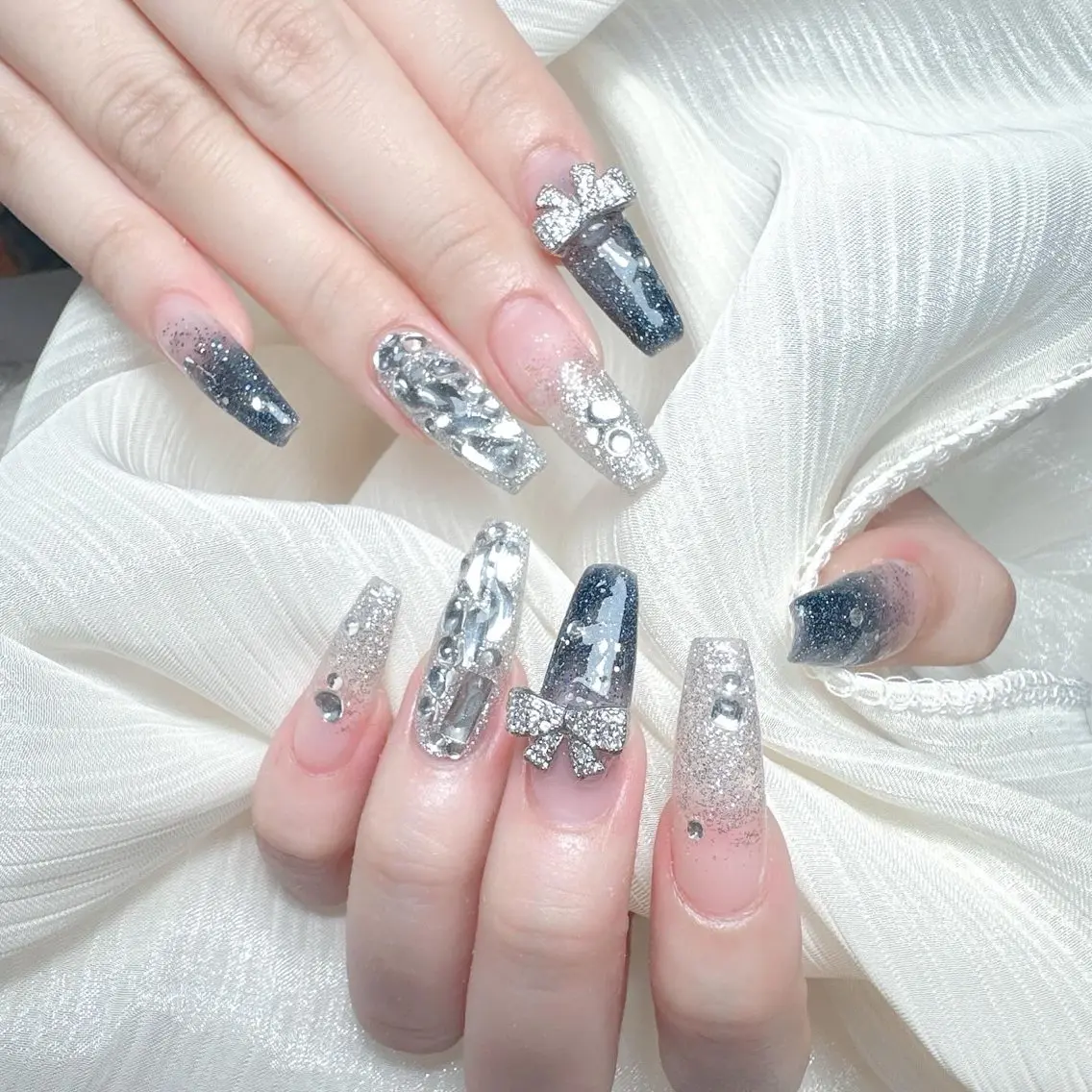 ネイル ハンドネイル YUMI ニュアンスnailsのネイルデザイン