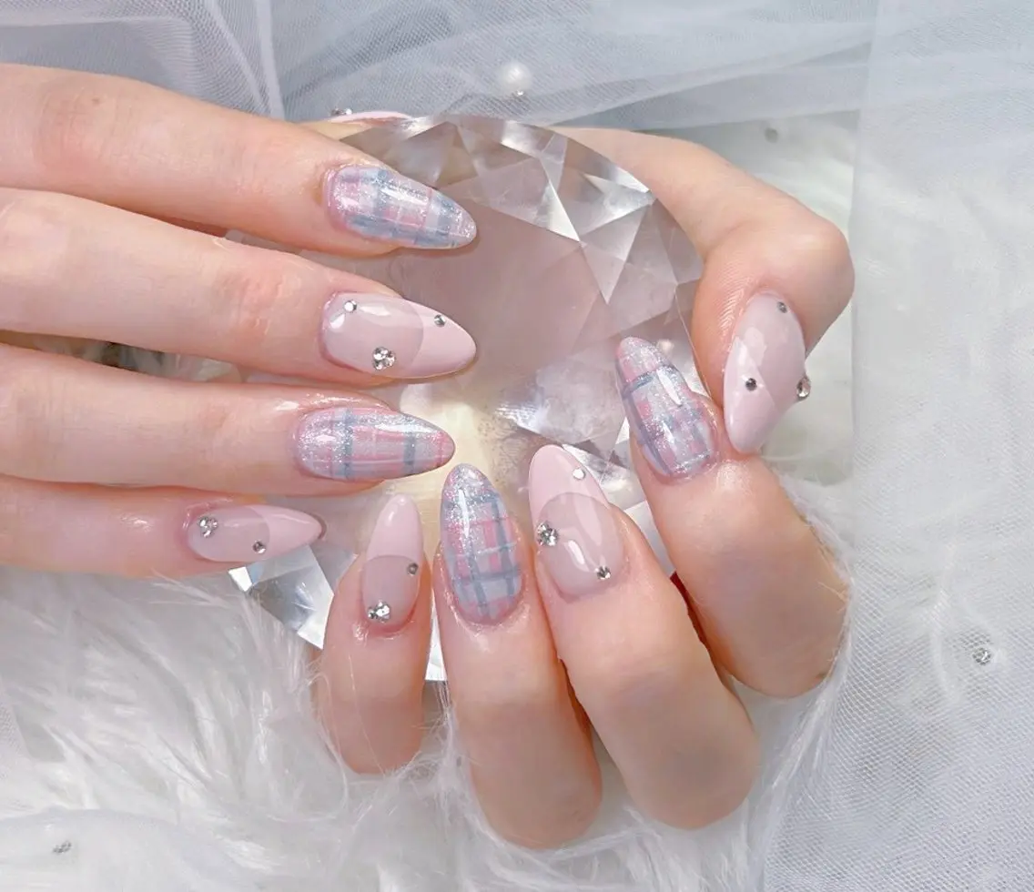 ネイル アートネイル オーロラネイル チークネイル 長さ出し フットネイル Miya _nailのネイルデザイン