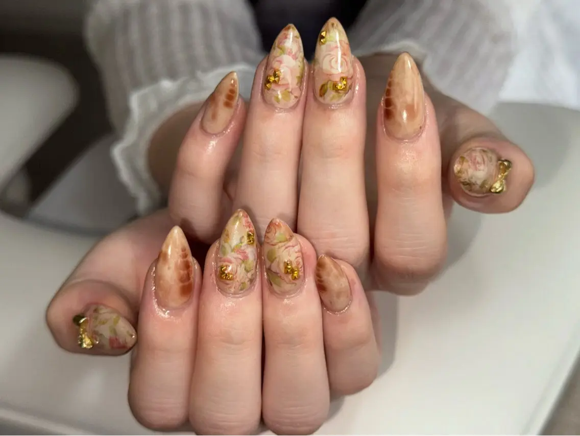 ネイル ハンドネイル Schon saki🐾のネイルデザイン
