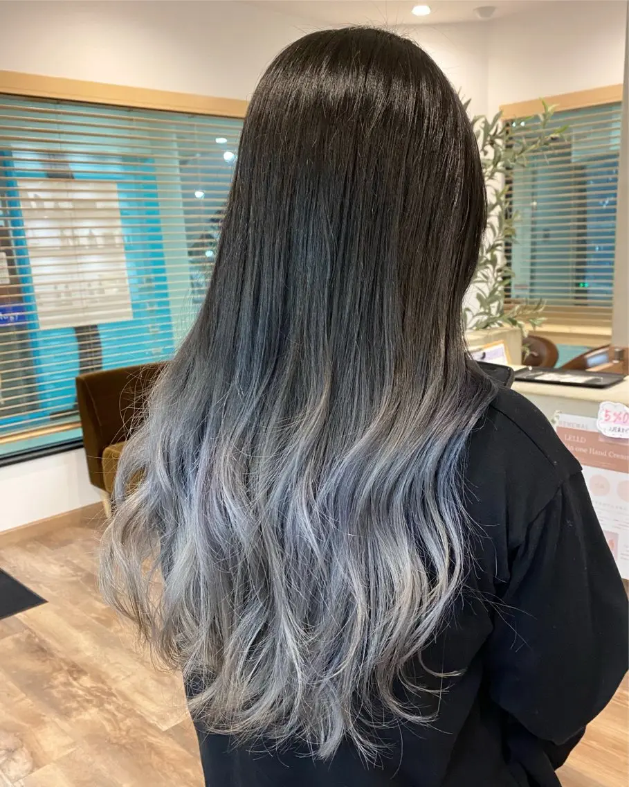 ロング カラー グラデーションカラー カット ヘアカラー 髙橋 怜司のヘアスタイル