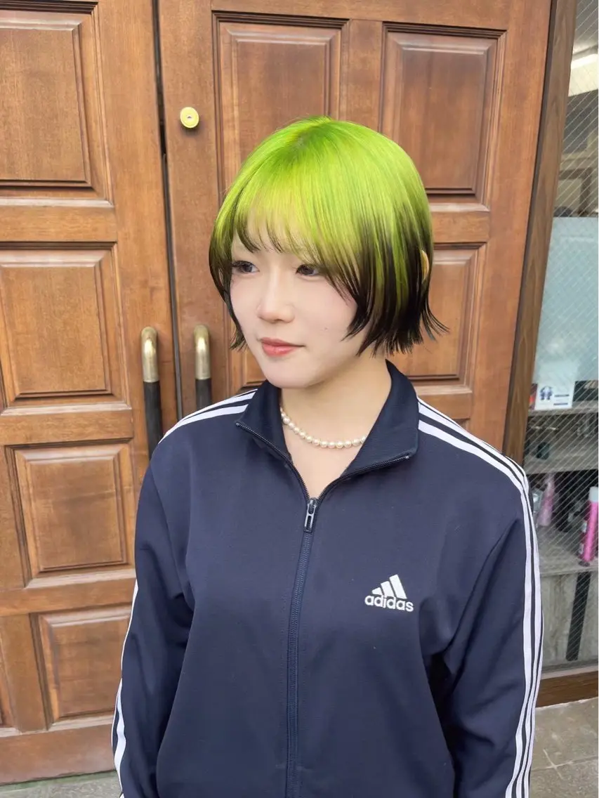 ショート カラー Riho ブリーチモデル募集中のヘアスタイル