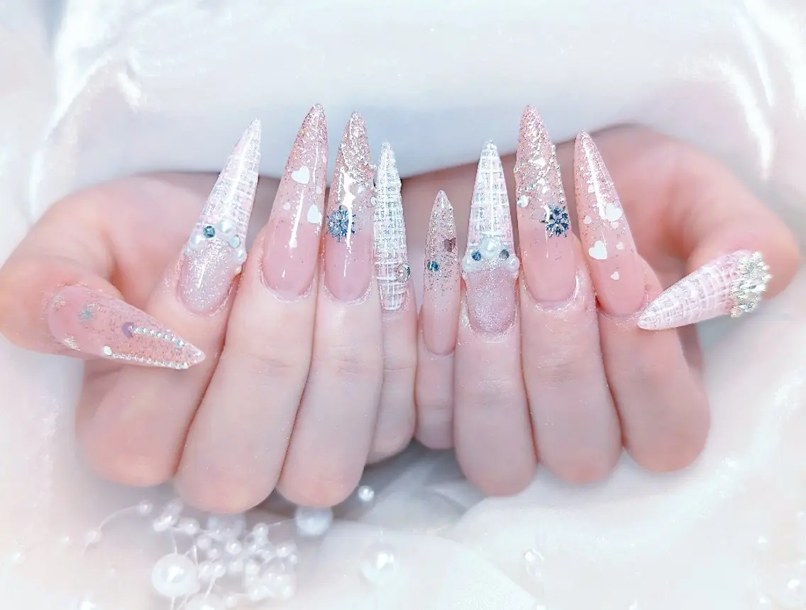 ネイル チークネイル 長さ出し フラッシュネイル フレンチネイル ジェルネイル Chouette Nailのネイルデザイン